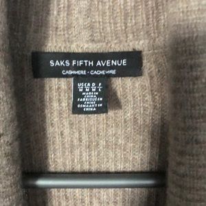 Saks Fifth Avenue Sweaters - Saks Fifth Avenue Cashmere vest Saks Fifth Avenue Sweaters - Saks Fifth Avenue Cashmere vest